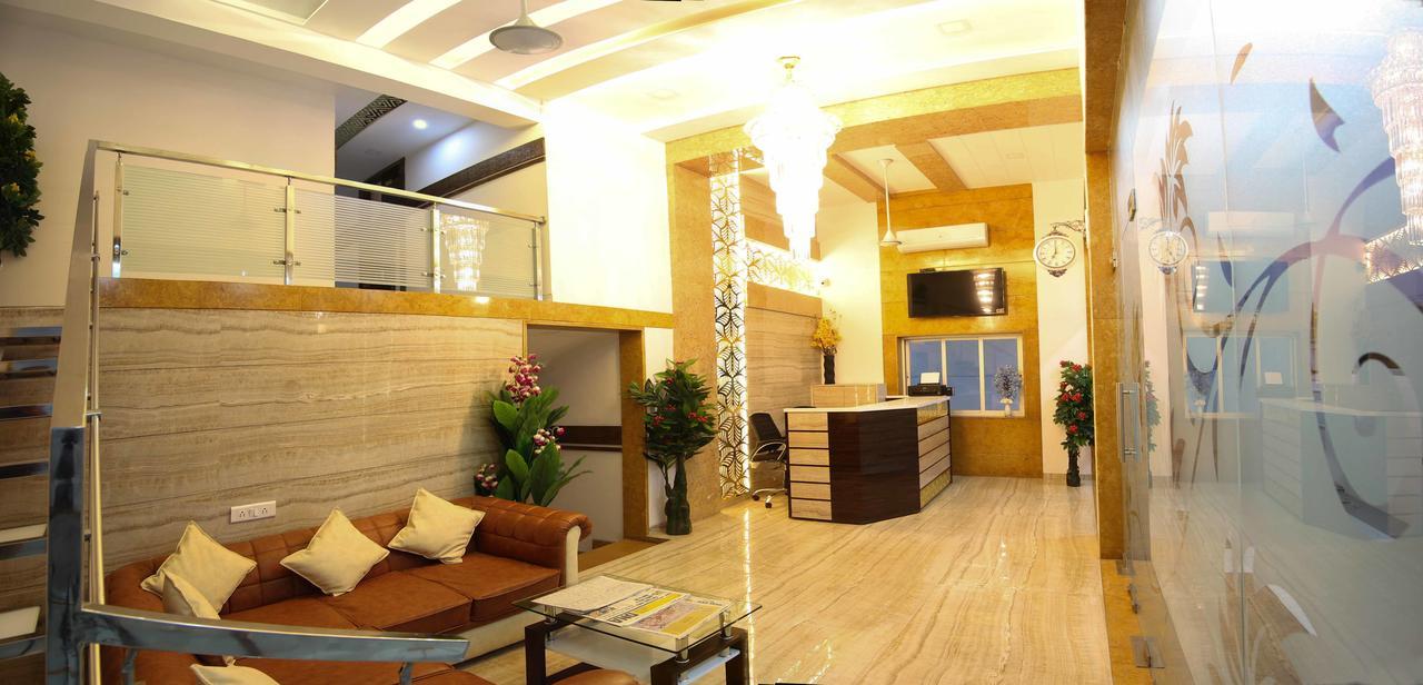 Hotel Pearl Нави Мумбаи Экстерьер фото